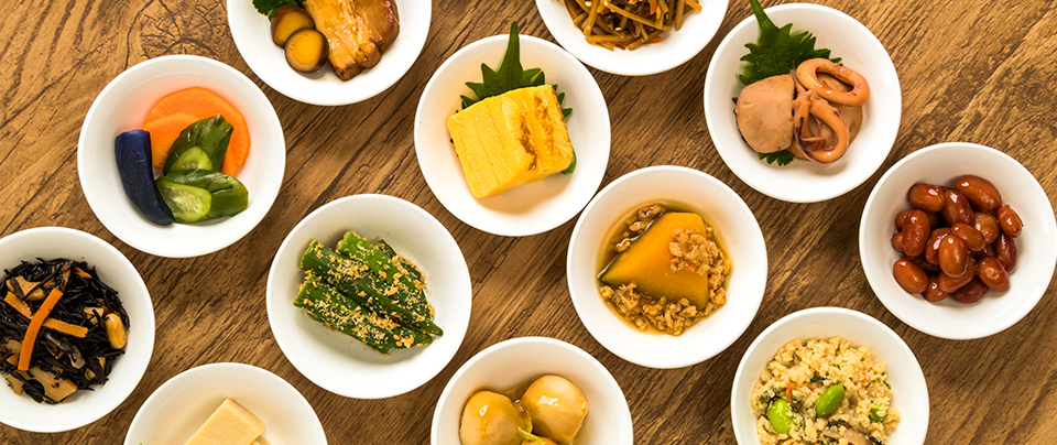 旬のお野菜たっぷり!70種類以上のお惣菜